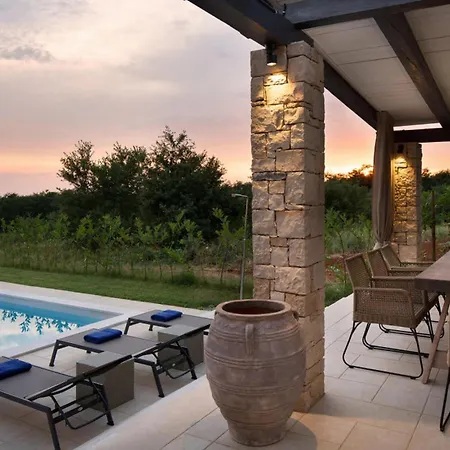 Maya Holiday home